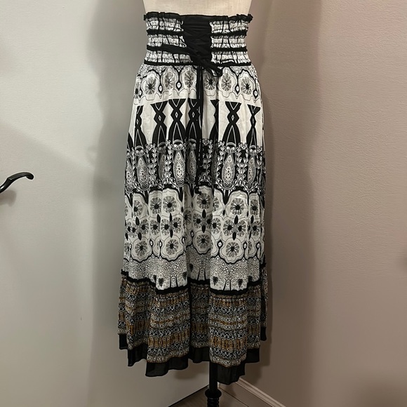 WOMEN’S Layered Black and White Maxi Shirring Waist Skirt size Small - Picture 1 of 12